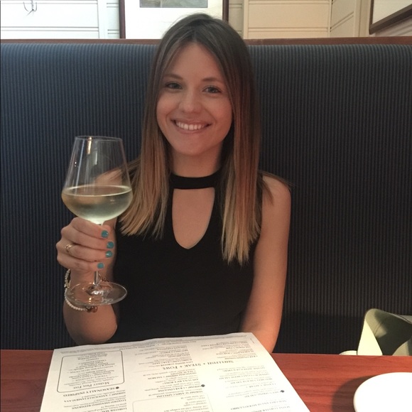 Meet your posher - Picture 2 of 3